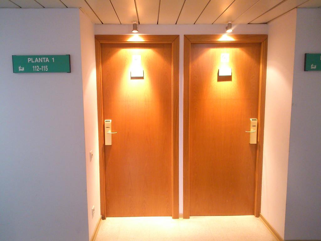 Hotel Montmeló Екстериор снимка