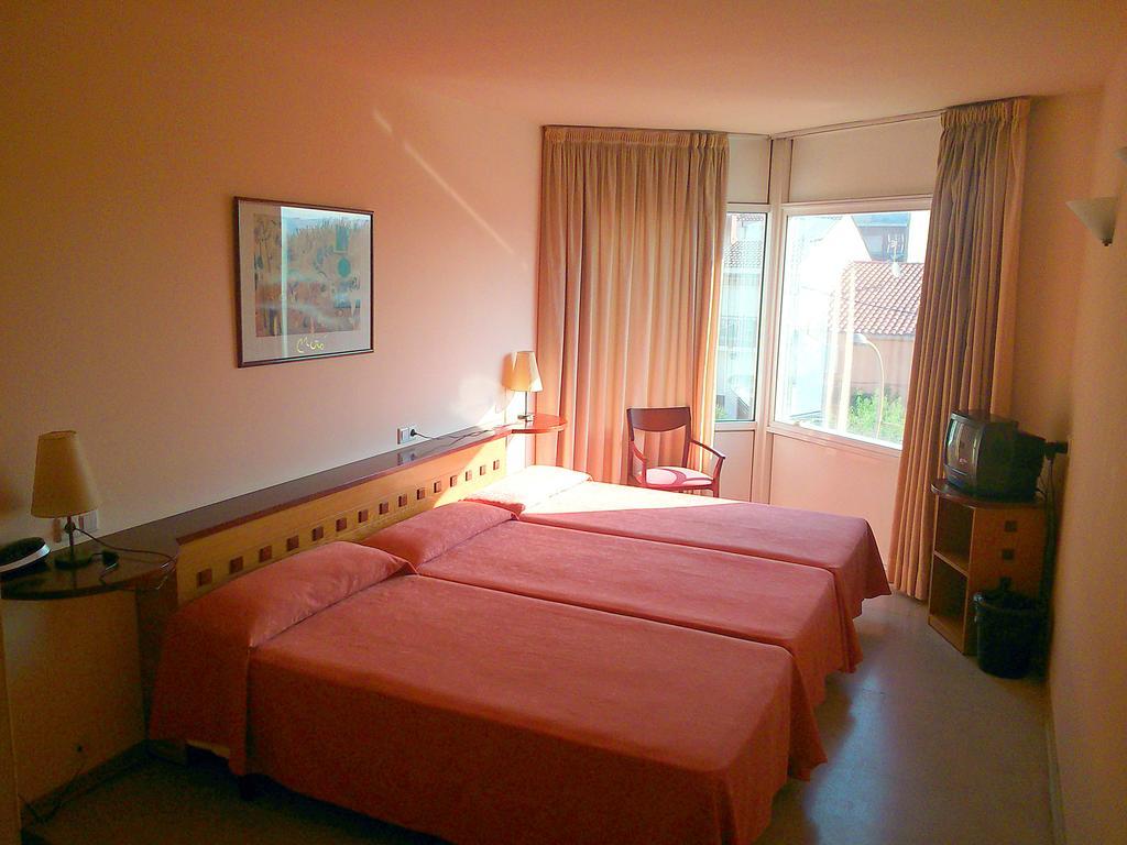 Hotel Montmeló Екстериор снимка