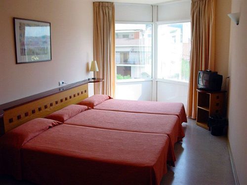 Hotel Montmeló Екстериор снимка