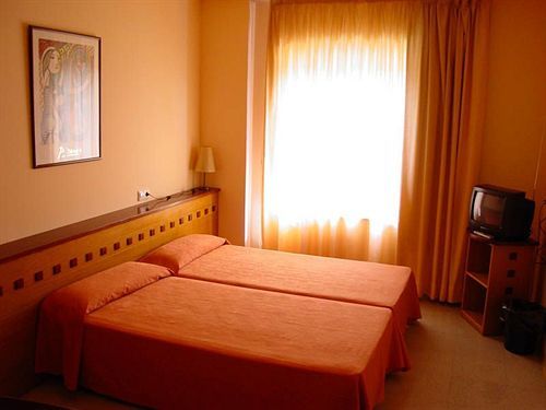 Hotel Montmeló Екстериор снимка