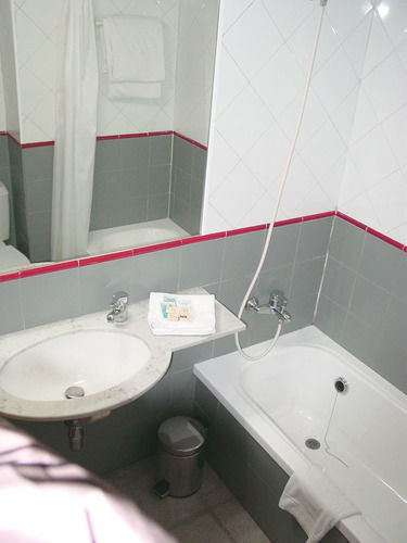 Hotel Montmeló Екстериор снимка