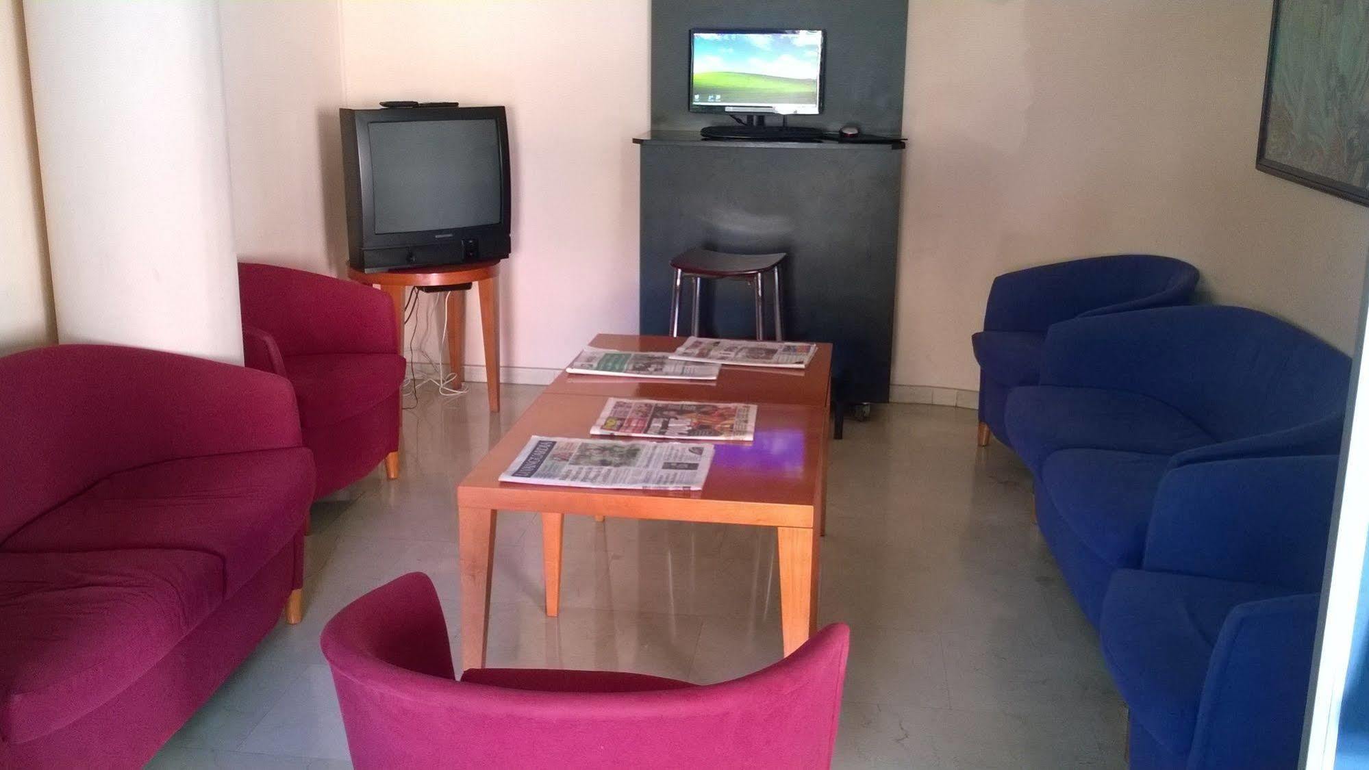 Hotel Montmeló Екстериор снимка